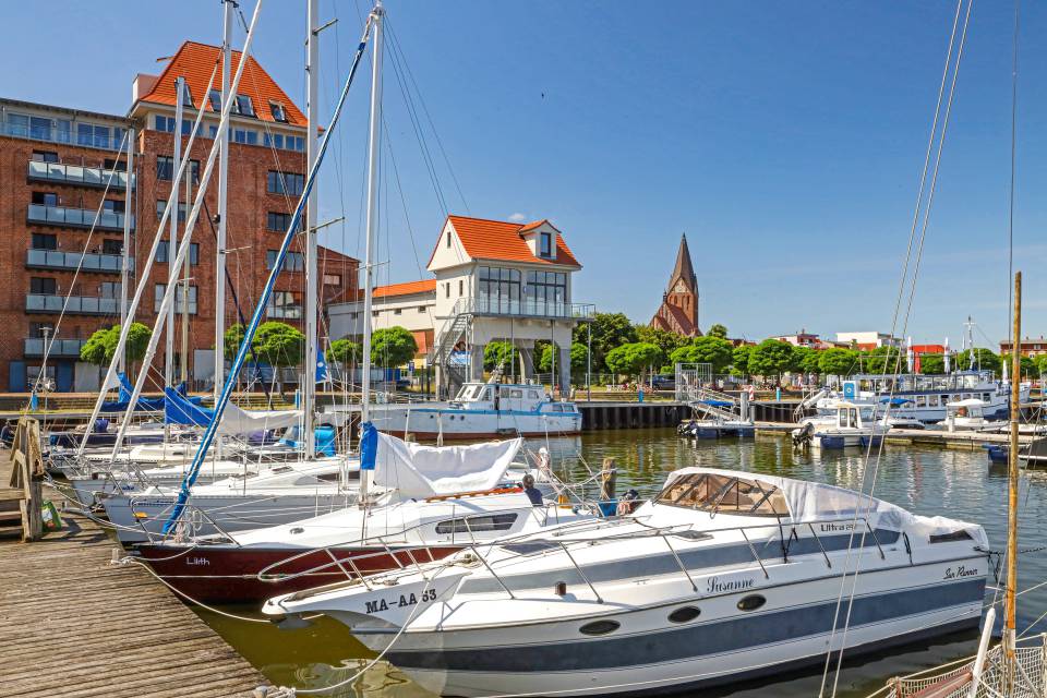 Boote am Hafen Barth