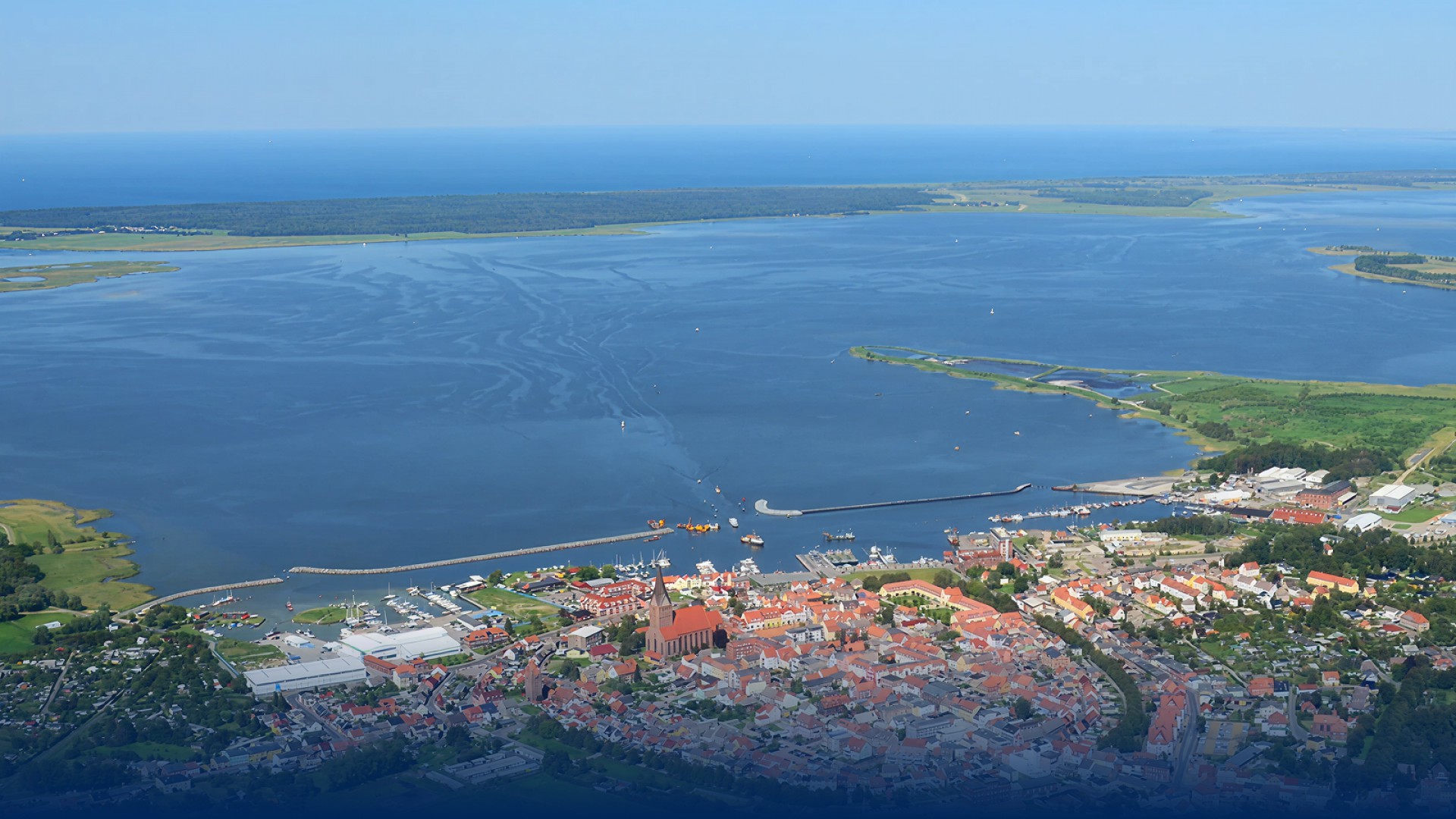 Panoramasicht Hafen an der Ostsee